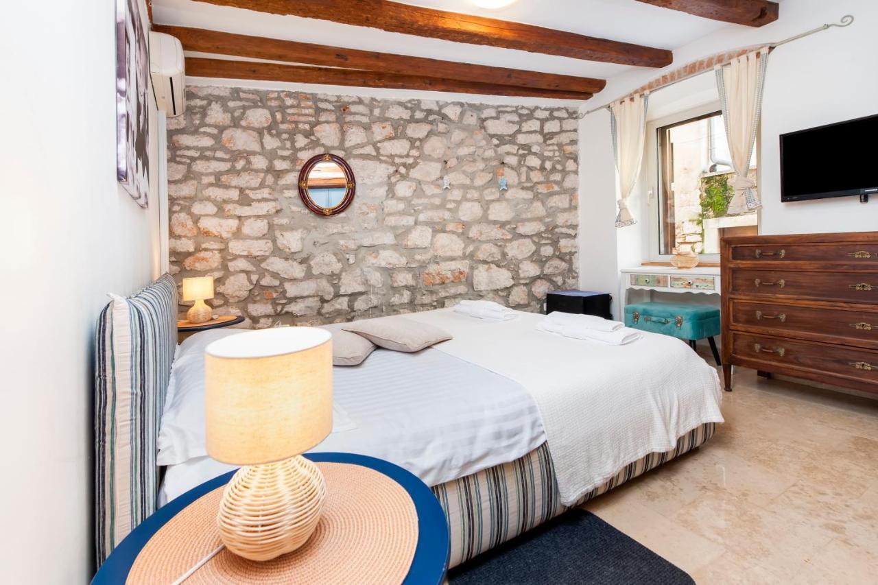 Revera Rooms Rovinj Bagian luar foto